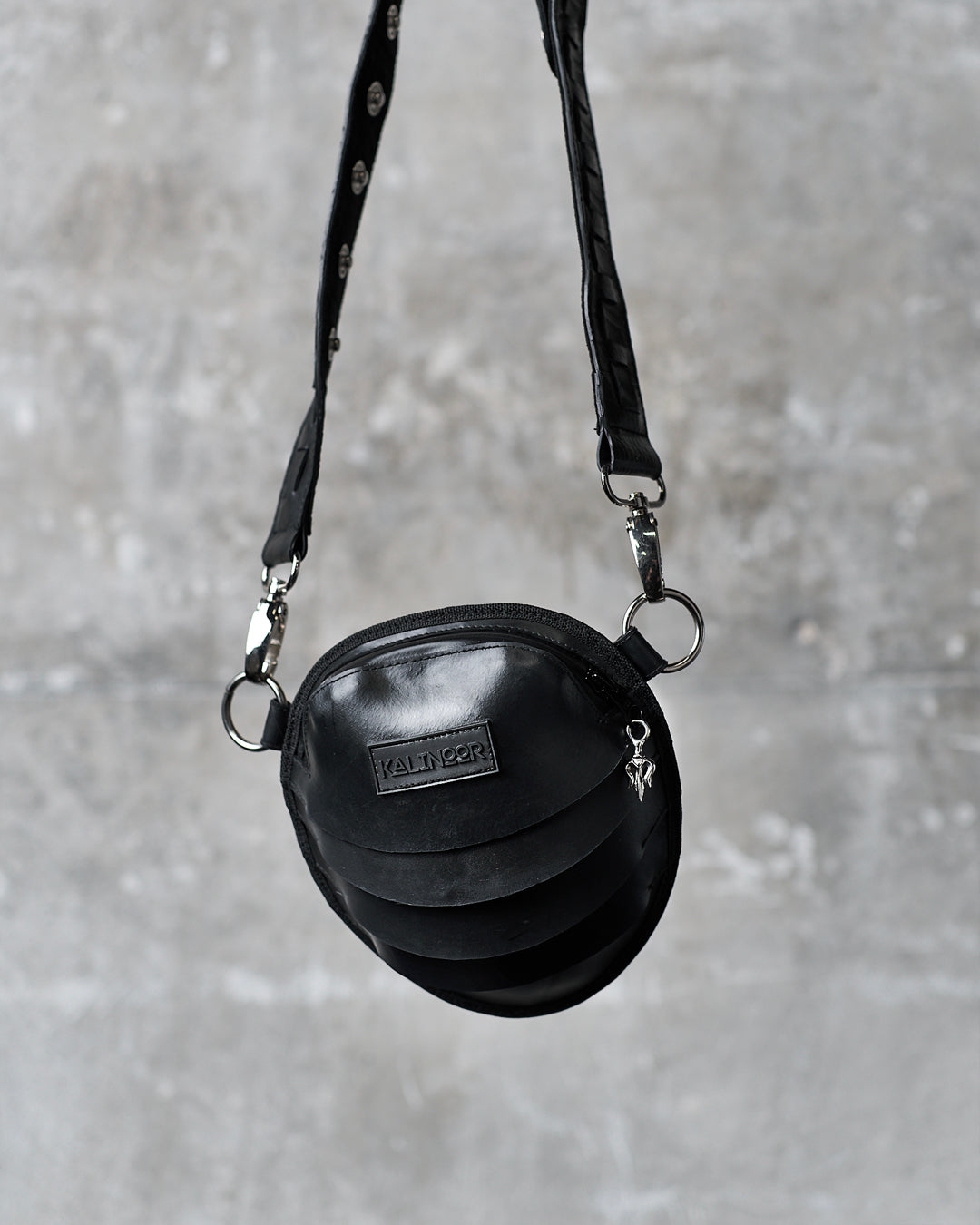 Tenggilin Hip or Handbag