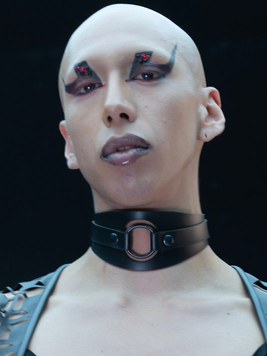 Black Hole Collar