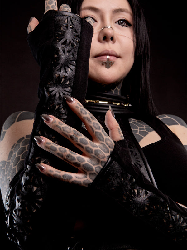 Noxara gloves